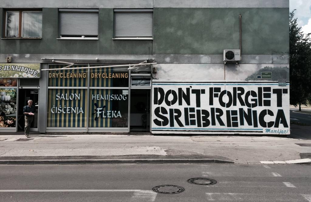 Pintada en recuerdo del genocidio de Srebrenica